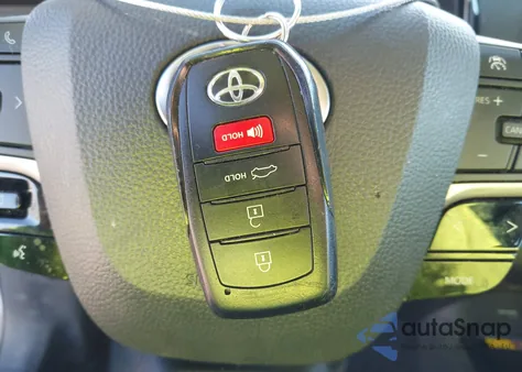 2025 Toyota Camry Le z USA, uszkodzony, nr VIN 4T1DAACK3SU595340